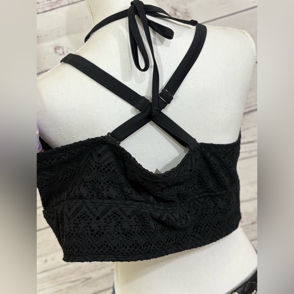 Torrid Wire-Free High Neck Crochet Bikini Top in Size 3 - Picture 6 of 8